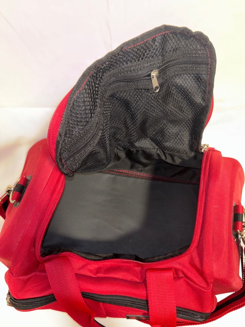 Chaps Red Weekend Convertible Duffel - Picture 5 of 9